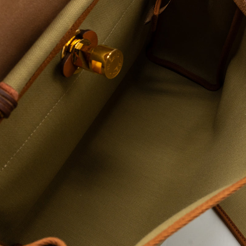 Hermes Herbag 31 Zip Bag Retourne Canvas/Vache Hunter Poussiere/Fauve GHW Stamp Y