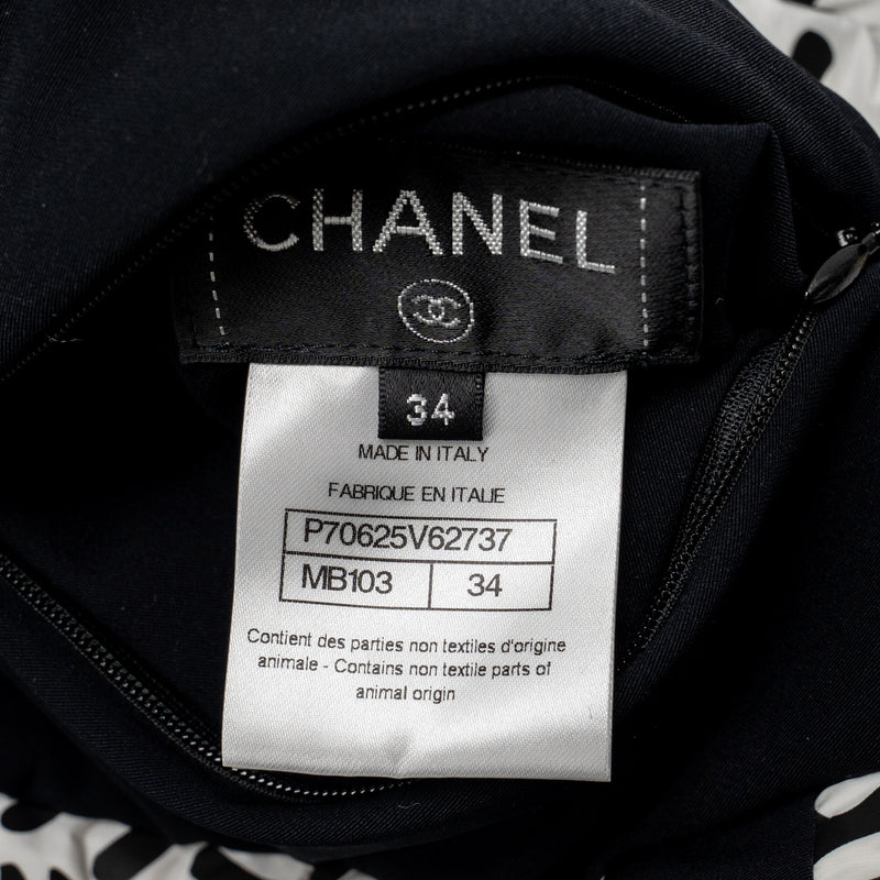 Chanel Size 34 21N Coco Neige Reversible Down Jacket Polyester White / Black