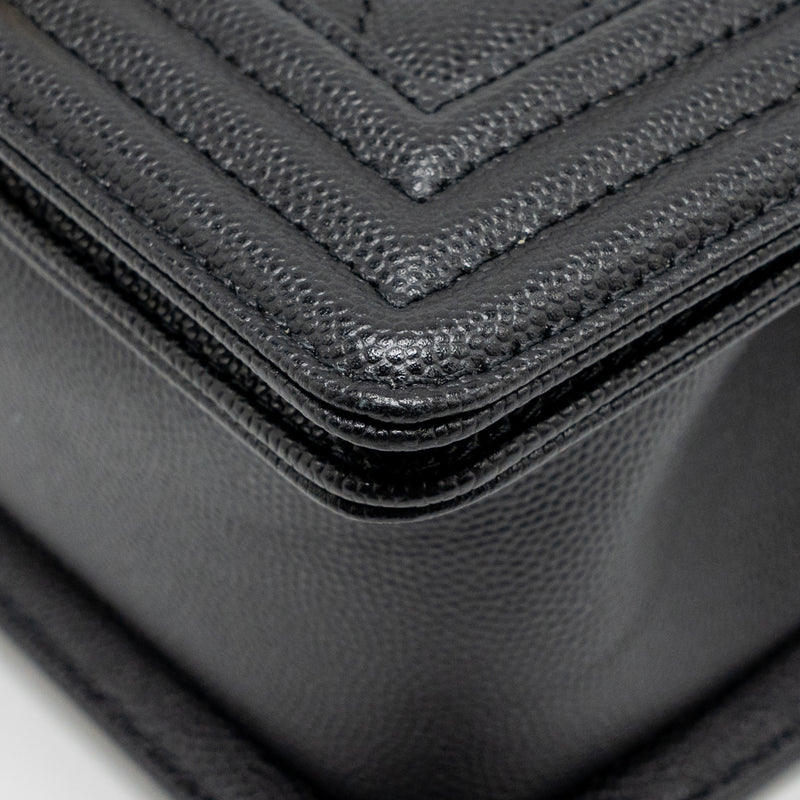 Chanel small boy bag caviar black GHW (microchip)