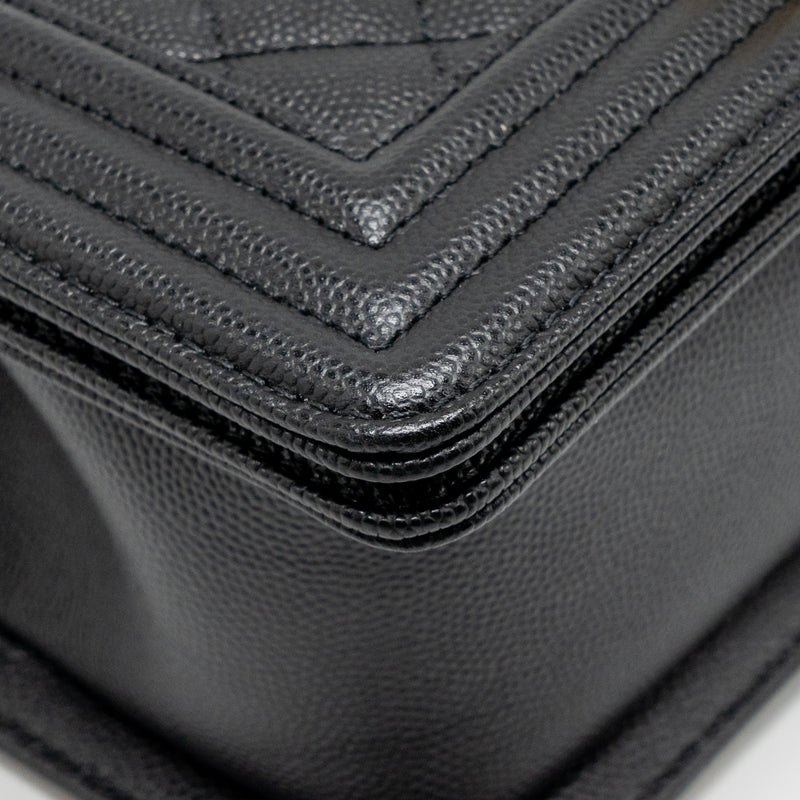 Chanel small boy bag caviar black GHW (microchip)