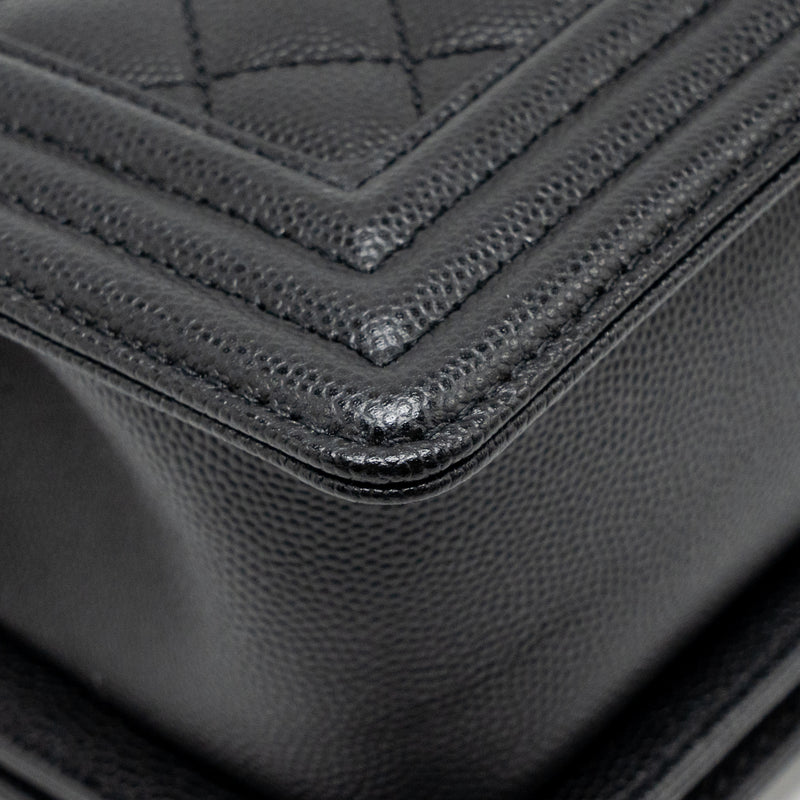 Chanel small boy bag caviar black GHW (microchip)