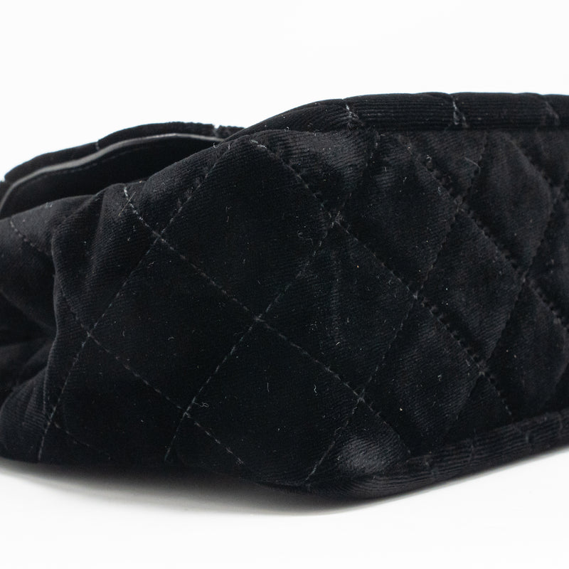 Chanel 23b Hobo Bag Velvet black GHW (microchip)