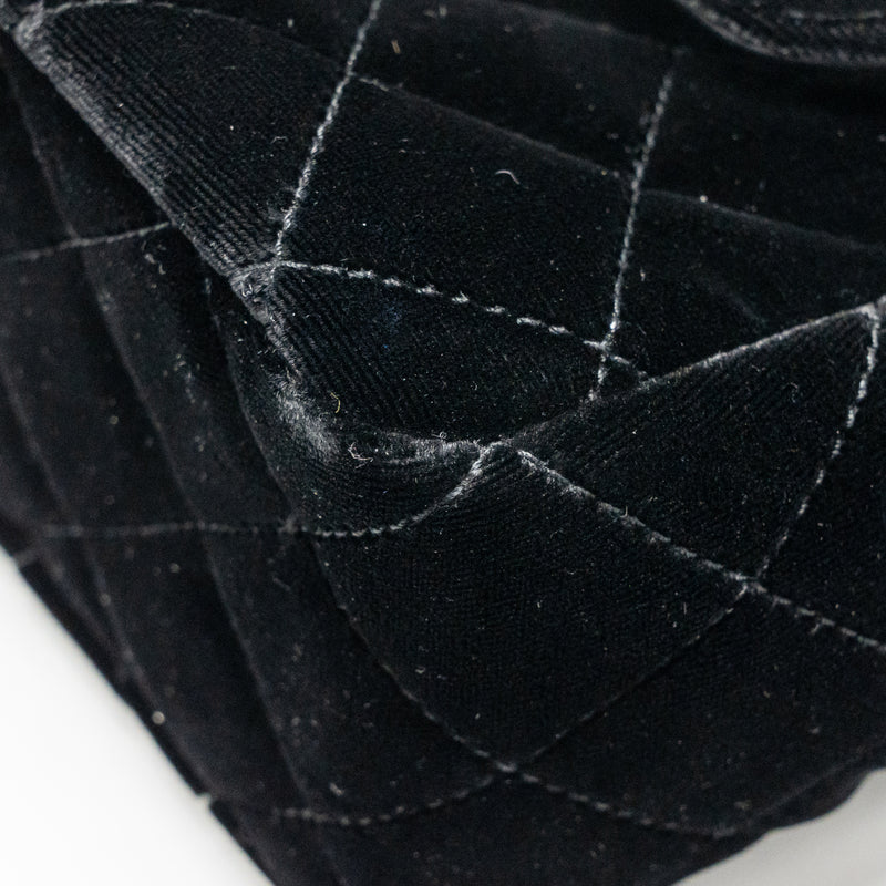 Chanel 23b Hobo Bag Velvet black GHW (microchip)