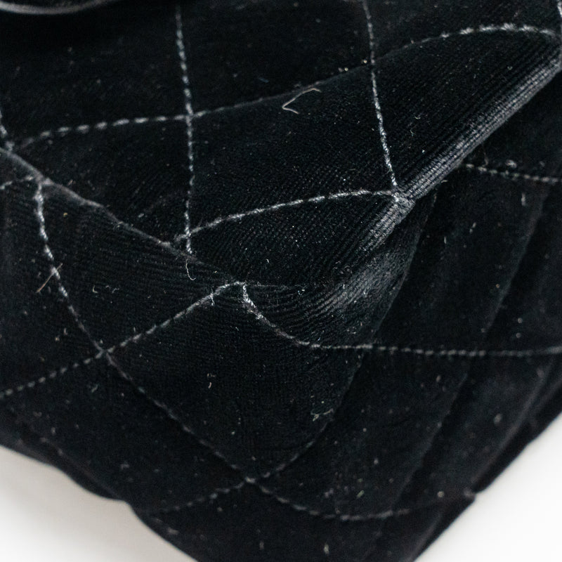 Chanel 23b Hobo Bag Velvet black GHW (microchip)