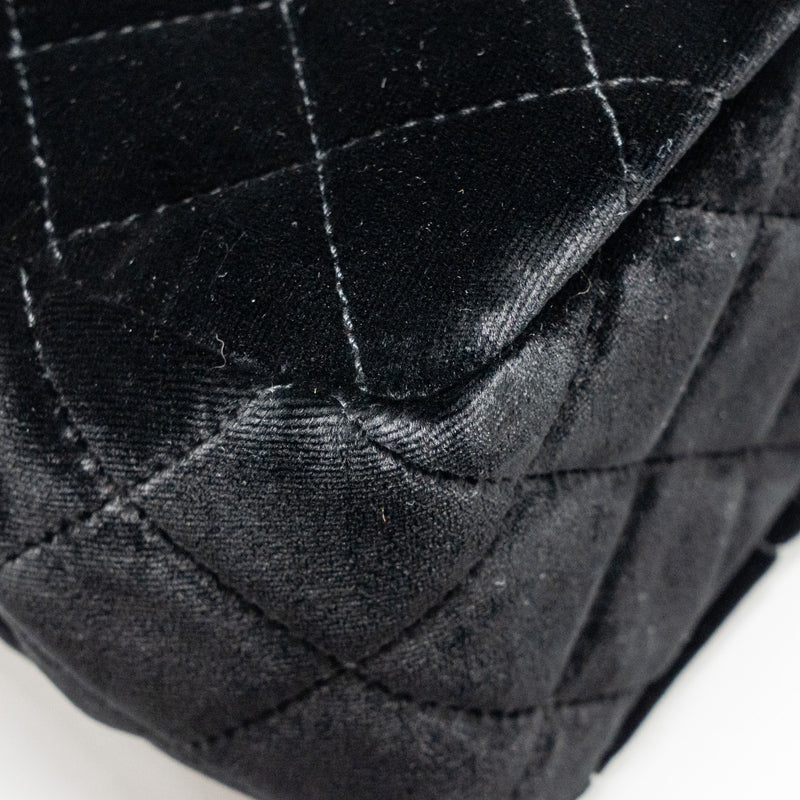 Chanel 23b Hobo Bag Velvet black GHW (microchip)