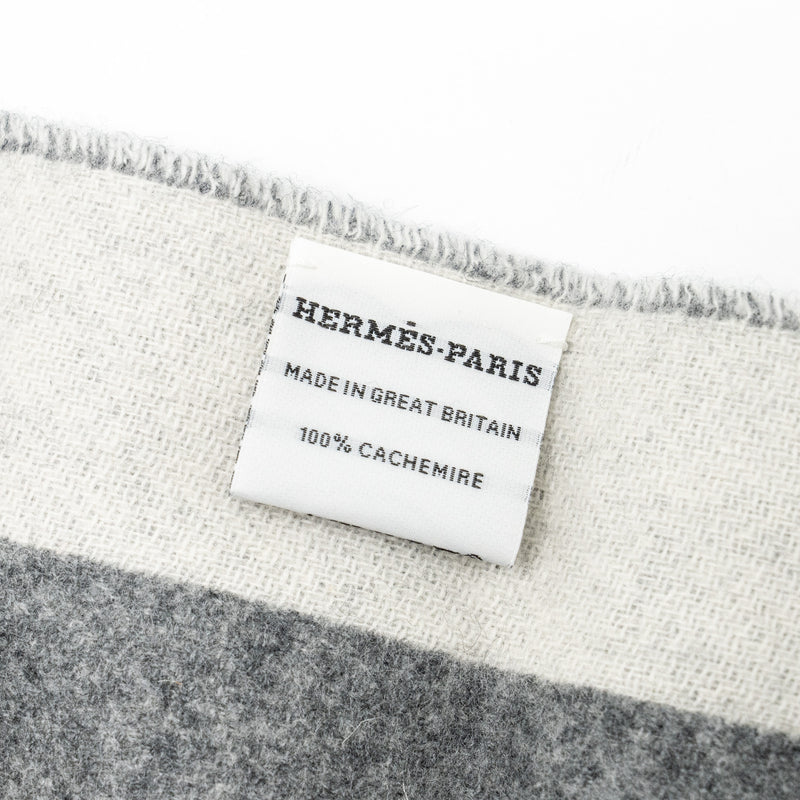 Hermes Casque Love Story Muffler Cashmere Gris Clair/ Ivoire