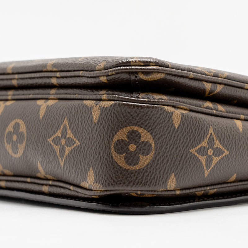 LOUIS VUITTON Pochette Métis Monogram Canvas GHW