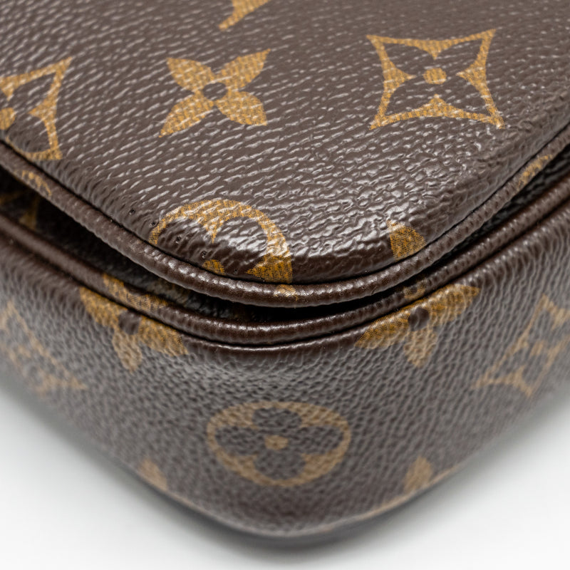 LOUIS VUITTON Pochette Metis Monogram Canvas GHW