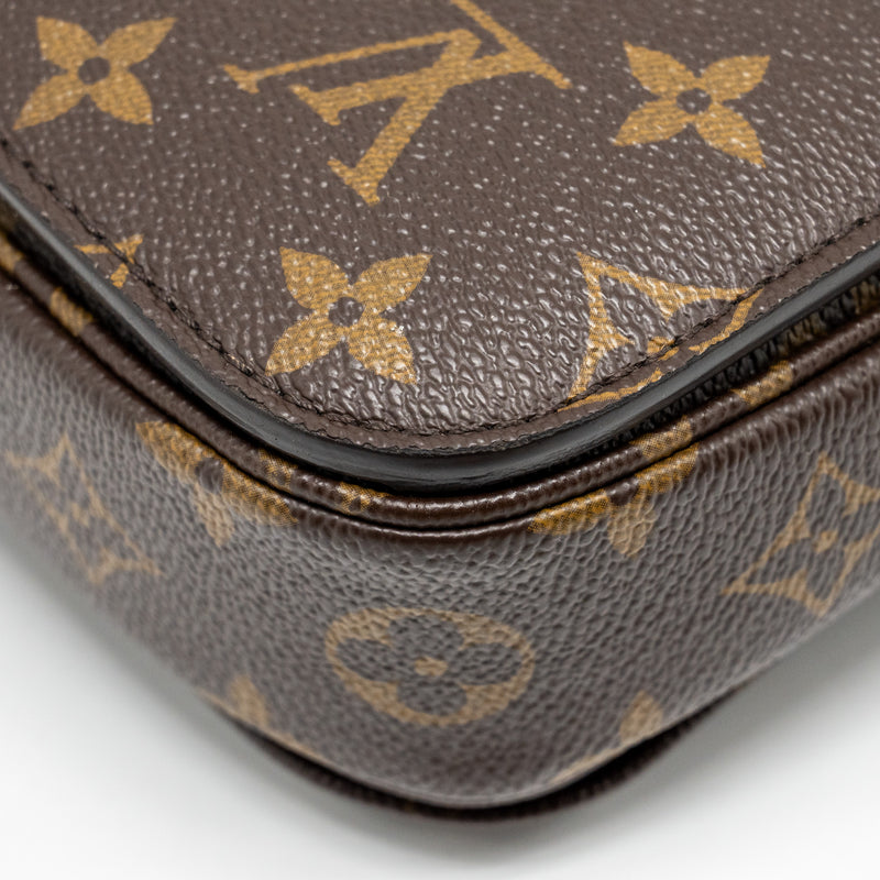 LOUIS VUITTON Pochette Metis Monogram Canvas GHW