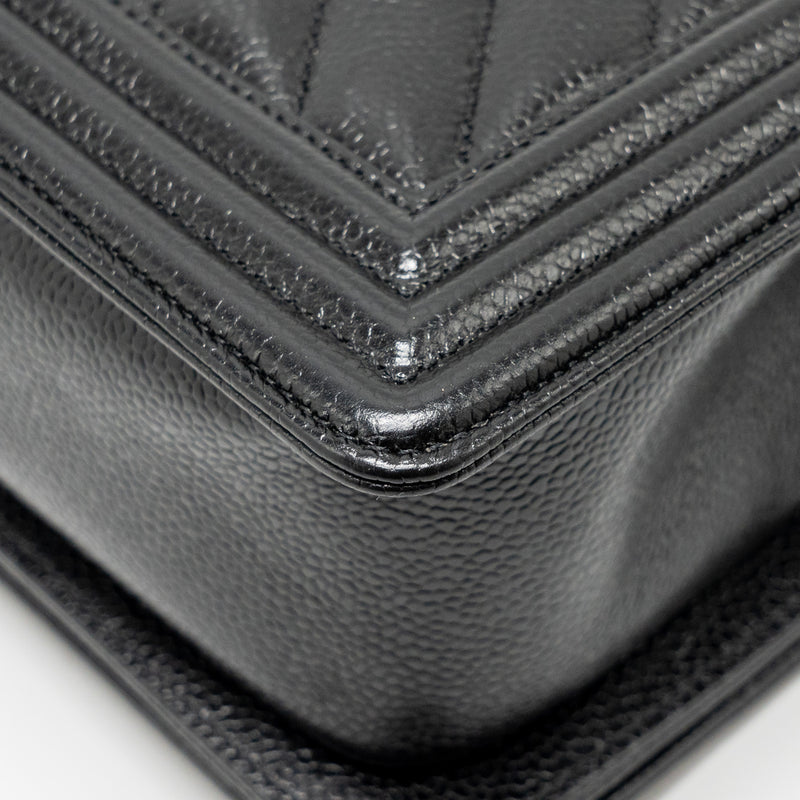 Chanel Chevron Medium Boy Bag caviar black SHW