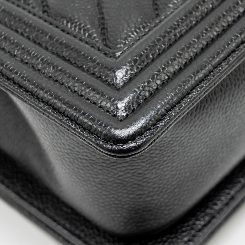 Chanel Chevron Medium Boy Bag caviar black SHW
