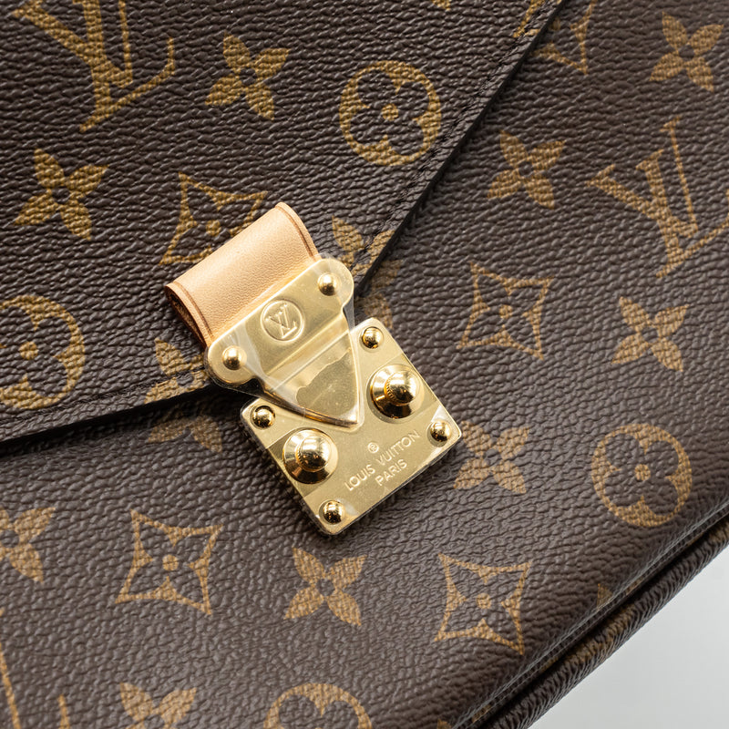 Louis Vuitton Pochette Métis monogram canvas GHW