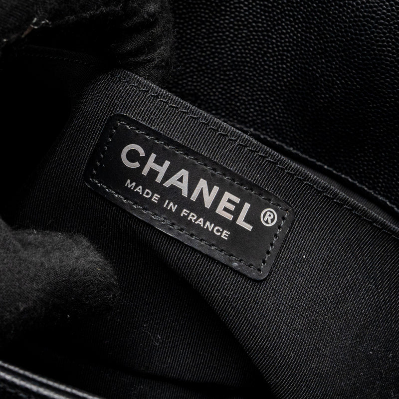 Chanel Medium Boy bag Caviar black ruthenium SHW