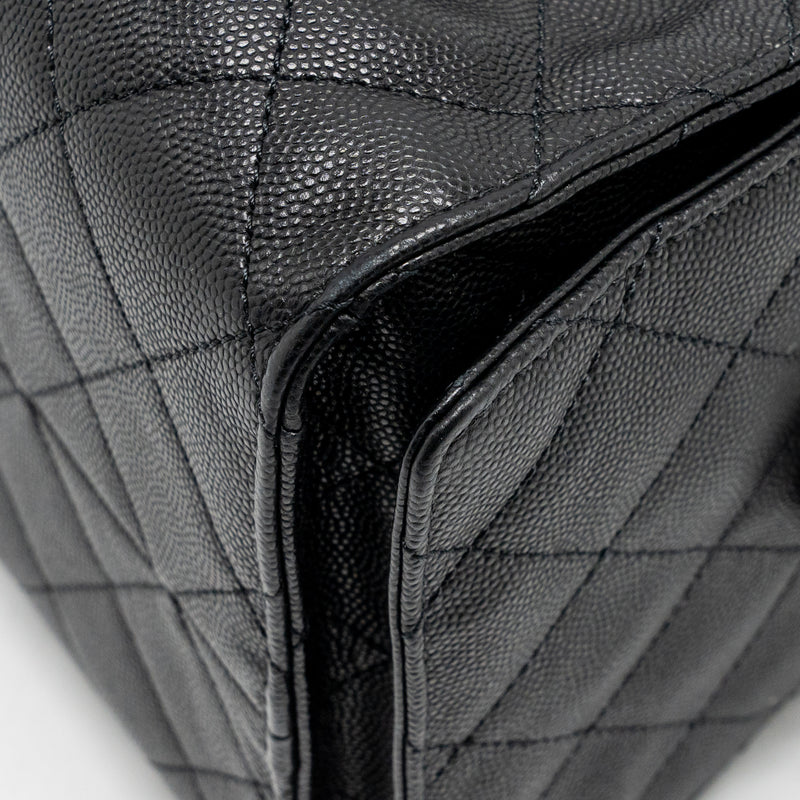 Chanel 25 medium caviar black GHW (microchip)