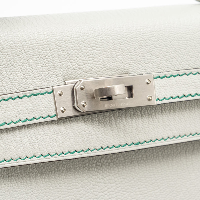 Hermes Kelly 25 Special Order Chèvre Mysore Gris Perle/Malachite/Vert Emeraude Brushed SHW Stamp U