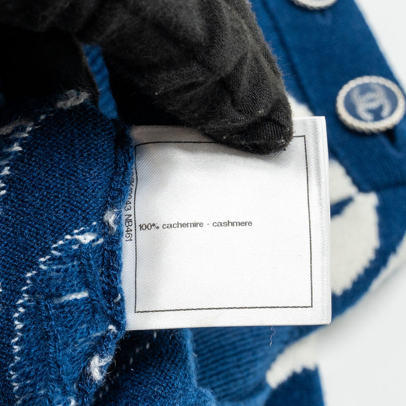 Chanel size 34 cashmere sweater blue/white