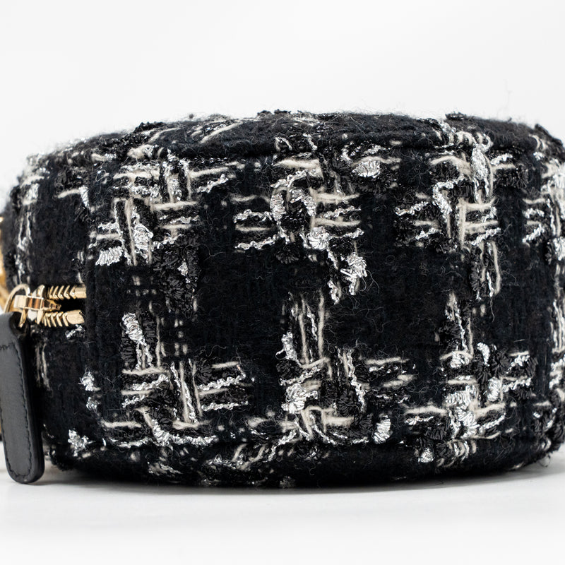 Chanel 19 round clutch with chain tweed multicolour GHW