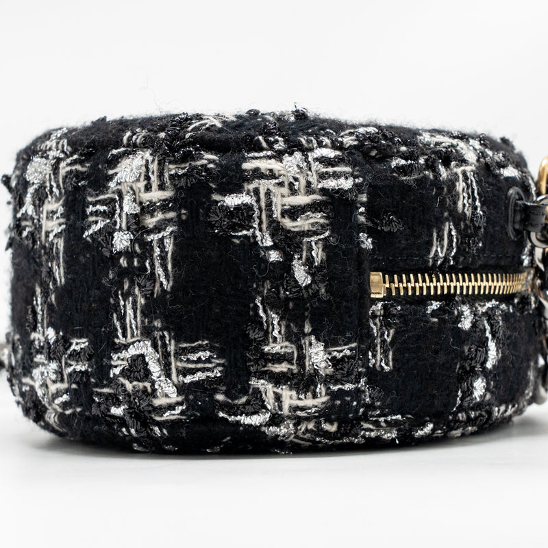 Chanel 19 round clutch with chain tweed multicolour GHW