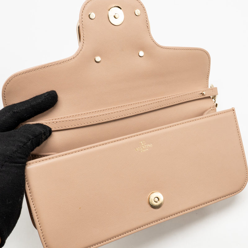 Valentino Garavani Vlogo Signature Shoulder Bag Calfskin Light Pink LGHW