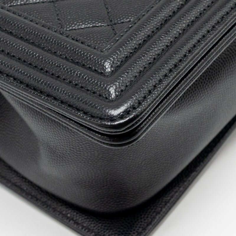 Chanel Medium Boy Bag Caviar black ruthenium silver hardware