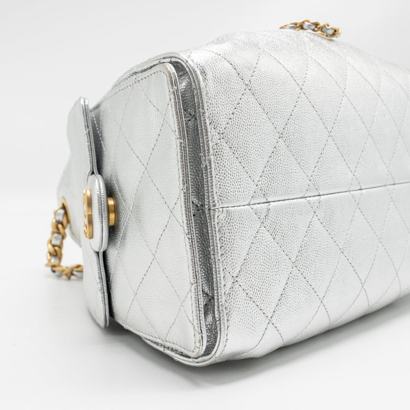 Chanel Small 25 bag caviar silver GHW (microchip)