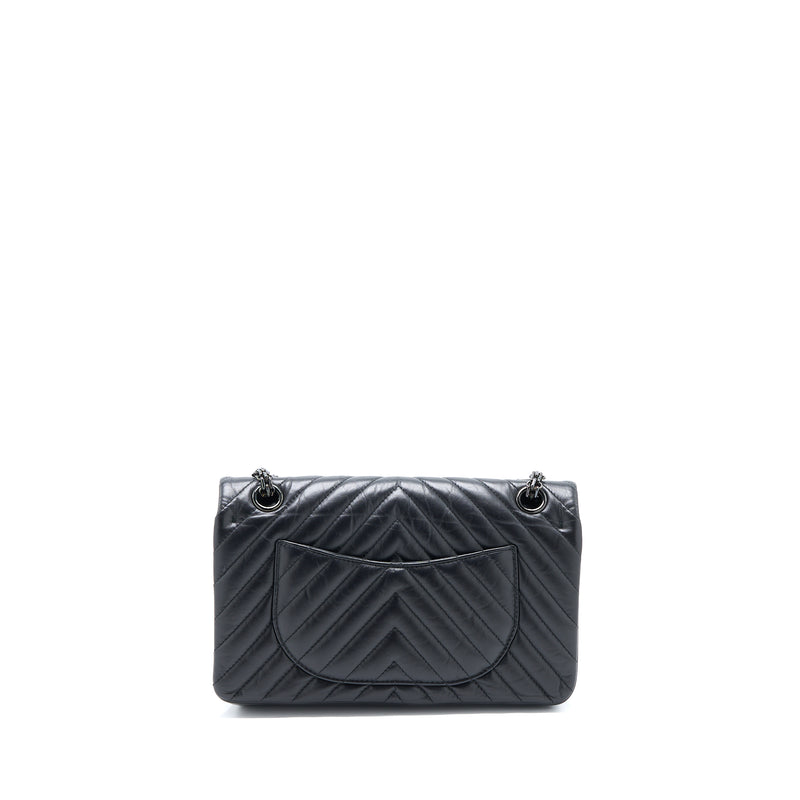 CHANEL 2.55 REISSUE BAG REVIEW 