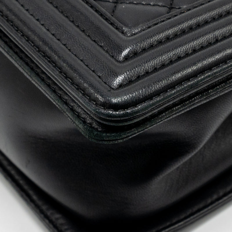 Chanel Medium Boy Bag LAMBSKIN Black GHW
