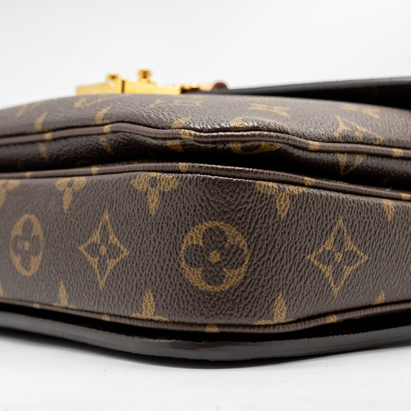 Louis Vuitton Pochette Metis Monogram Canvas GHW