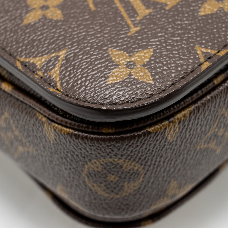 Louis Vuitton Pochette Metis Monogram Canvas GHW