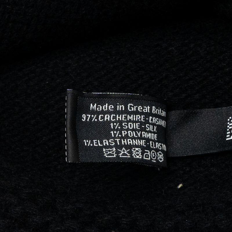 Chanel 23A cashmere beanie / hat black / white