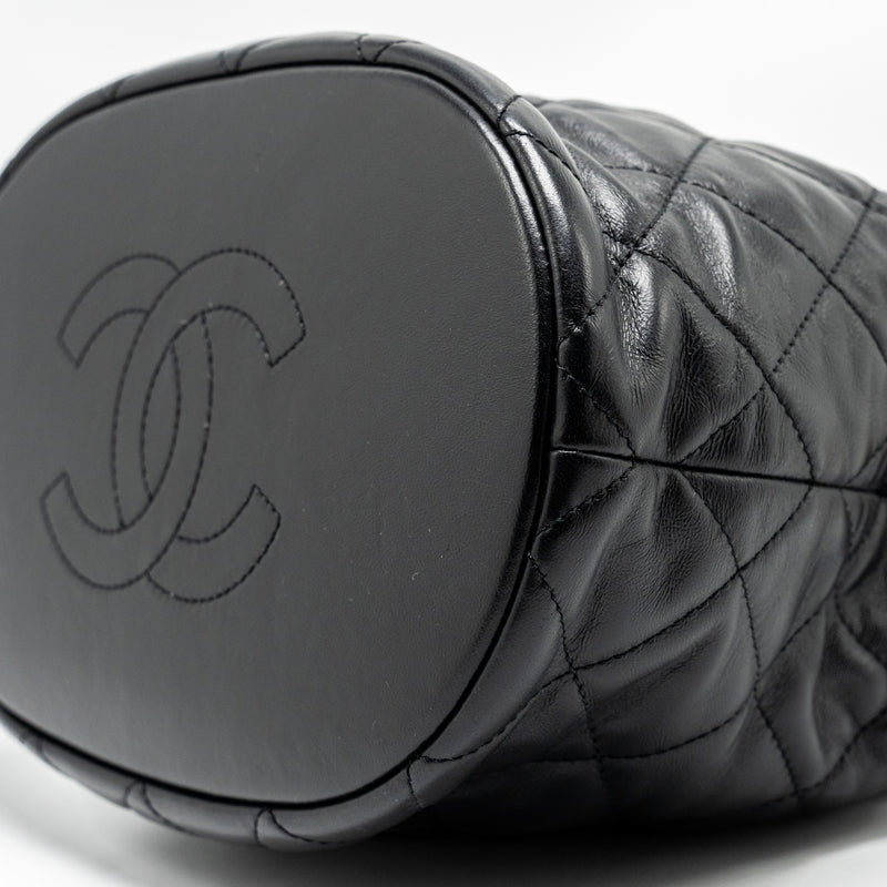 Chanel 22p Drawstring Bucket Bag Lambskin Black GHW (Microchip)