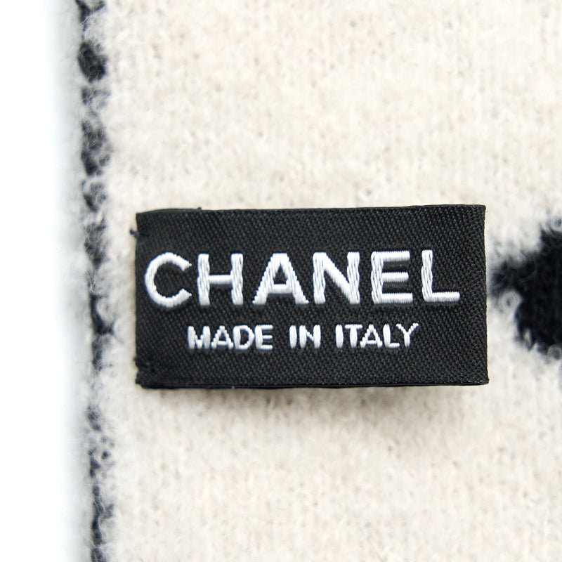 Chanel Double Side Letter/CC Scarf Wool/Cashmere Black/White