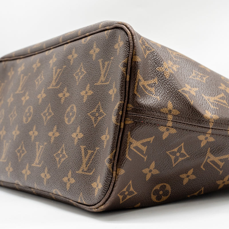 Louis Vuitton Neverfull MM Monogram Canvas GHW