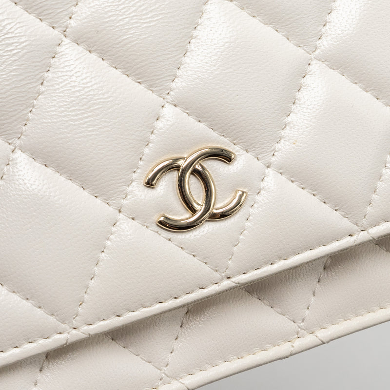 Chanel mini flap wallet with chain lambskin white LGHW