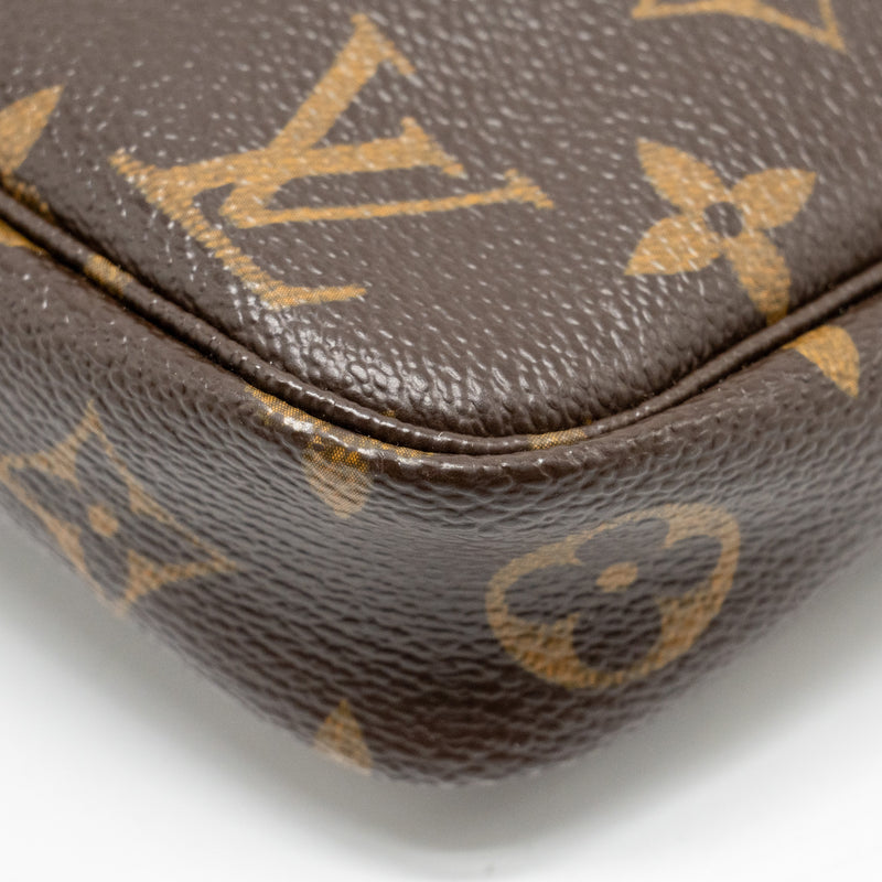 Louis Vuitton Pochette Accessories Monogram Canvas GHW