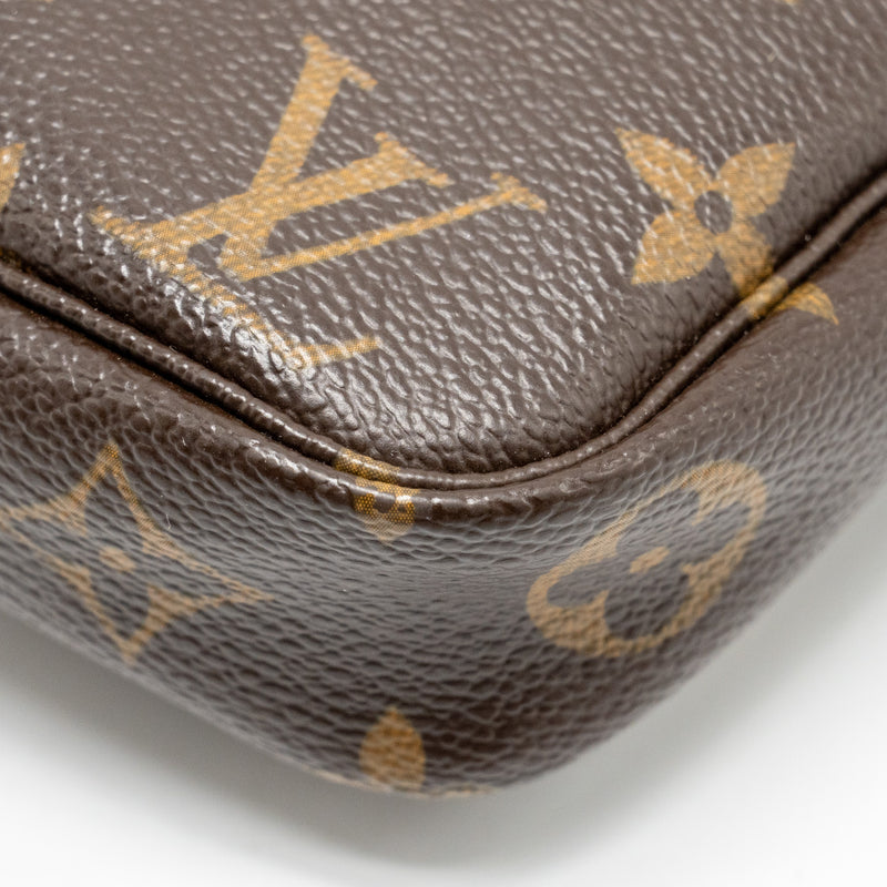 Louis Vuitton Pochette Accessories Monogram Canvas GHW