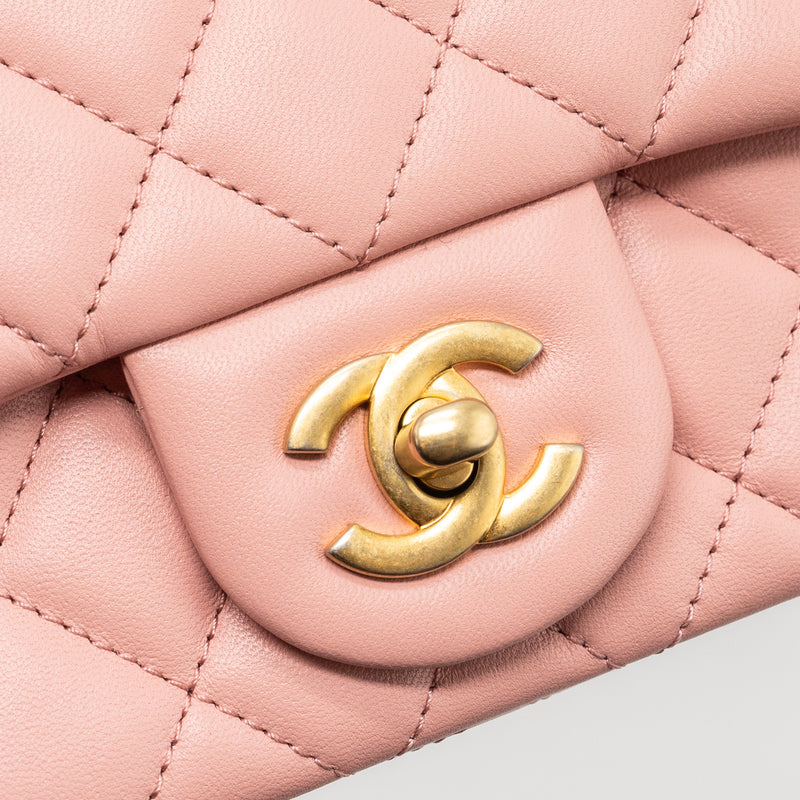 Chanel Pearl Crush mini Rectangular flap bag lambskin pink GHW (Microchip)