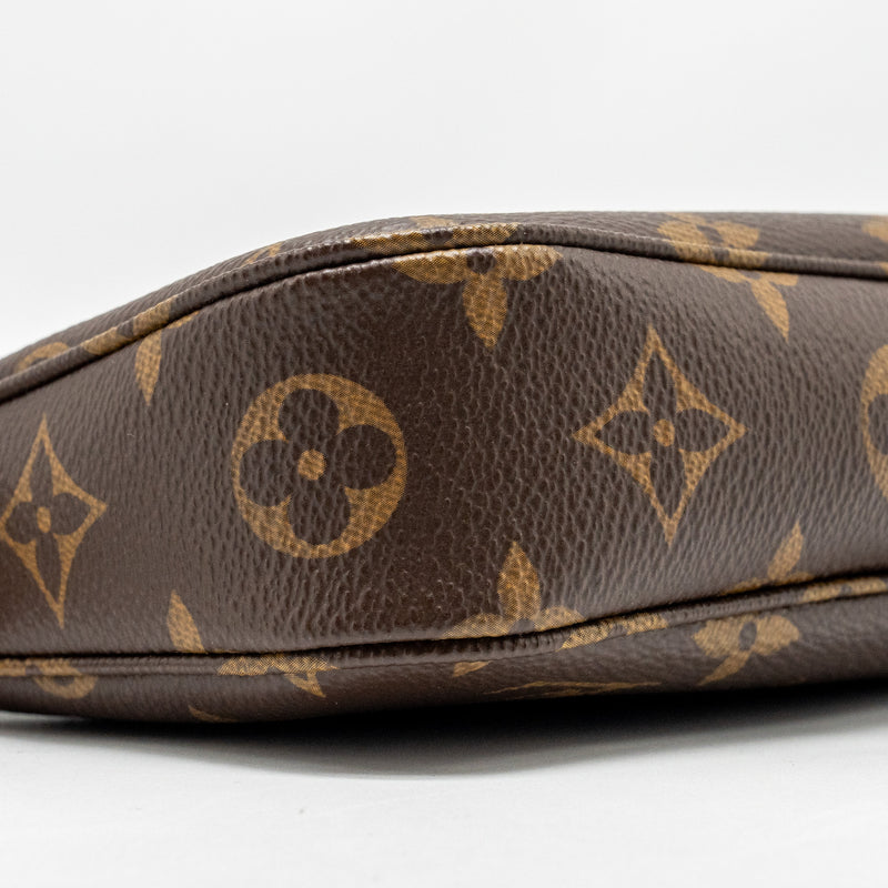 Louis Vuitton Pochette Accessories Monogram Canvas GHW