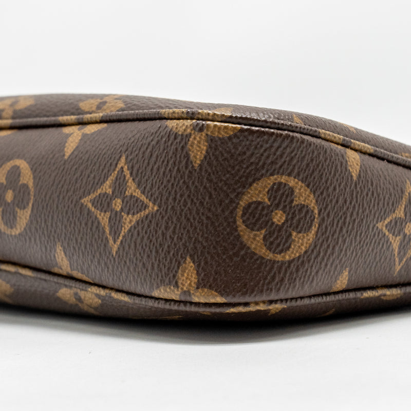 Louis Vuitton Pochette Accessories Monogram Canvas GHW