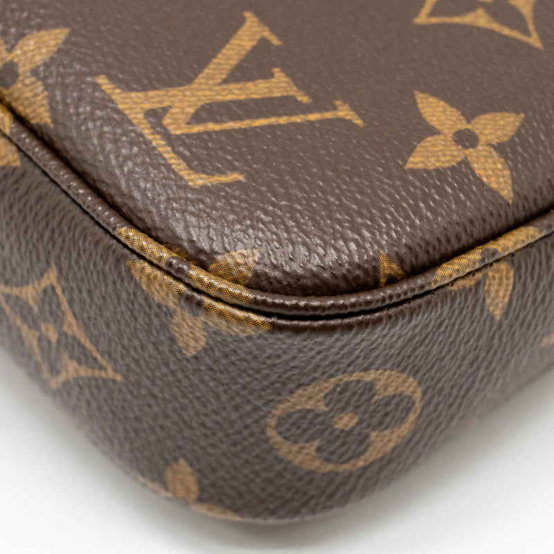 Louis Vuitton Pochette Accessories Monogram Canvas GHW