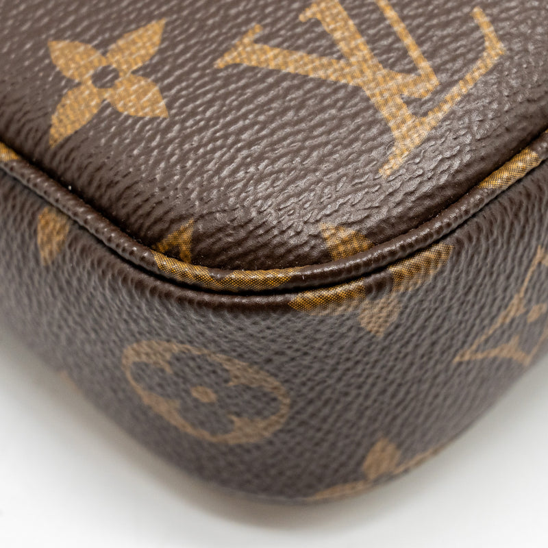 Louis Vuitton Pochette Accessories Monogram Canvas GHW