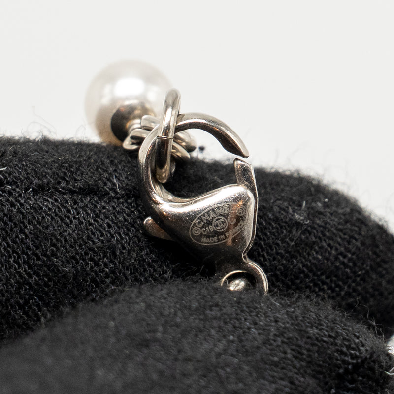 Chanel CC logo necklace pink / silver tone