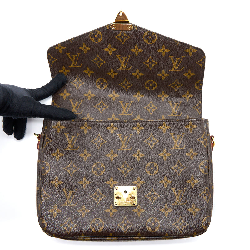 Louis Vuitton Pochette Métis Monogram Canvas GHW