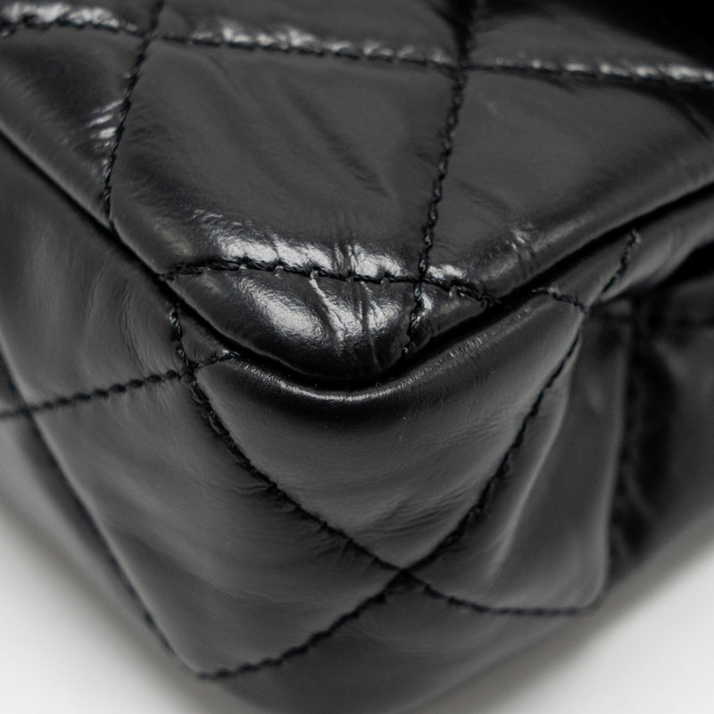 Chanel 23A quilted flap clutch calfskin black LGHW (microchip)