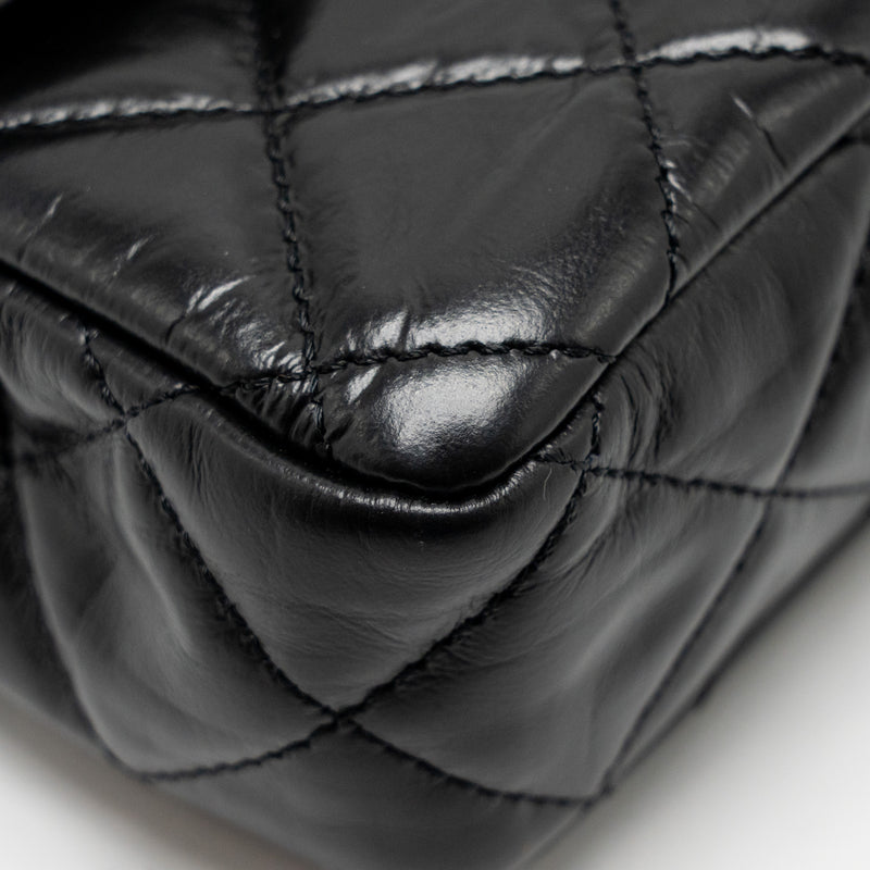 Chanel 23A quilted flap clutch calfskin black LGHW (microchip)