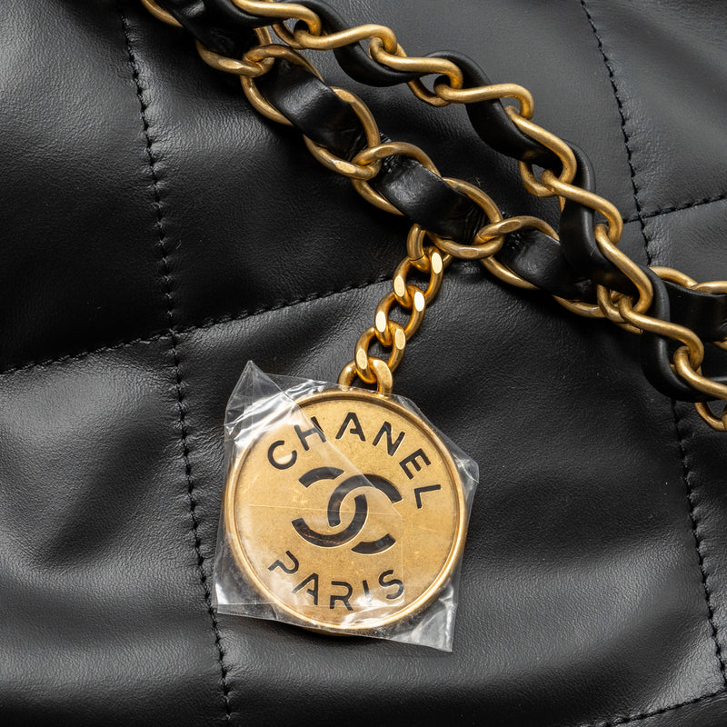 Chanel 22 leather handbag Chanel Black in Leather - 34810005