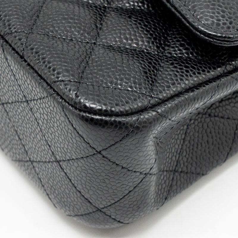 Chanel MEDIUM Classic Double Flap Bag Caviar Black GHW