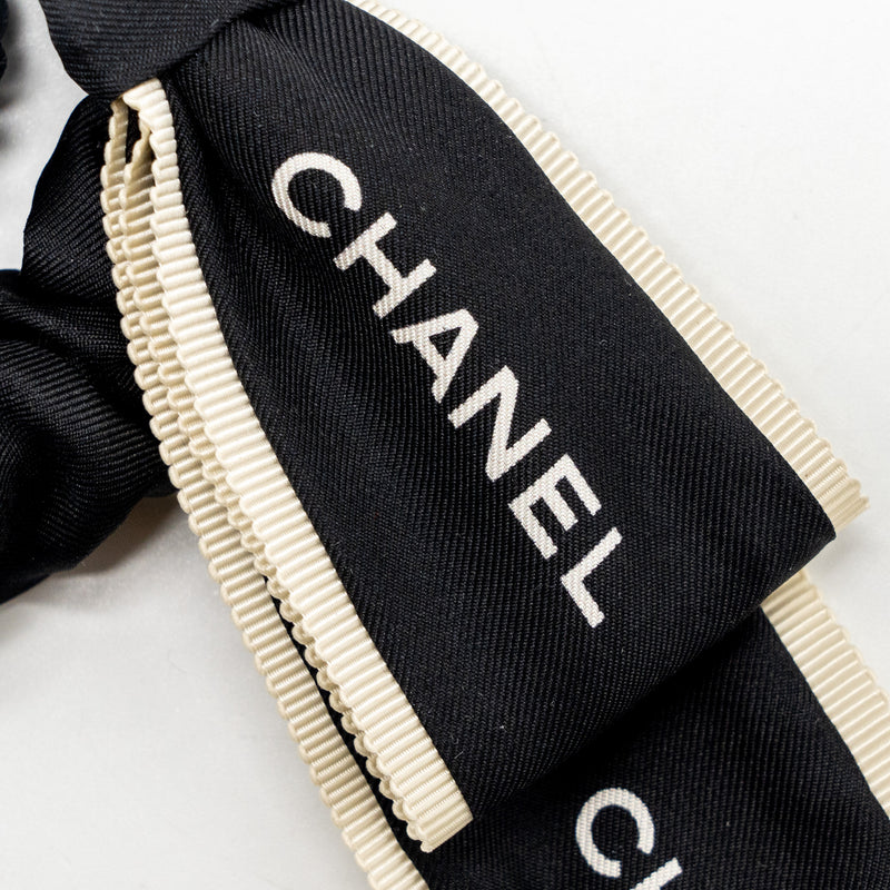 Chanel Hair Tie silk twill Black / White