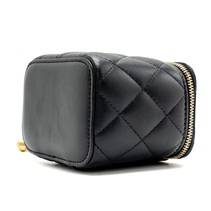 Chanel pearl crush mini vanity with chain lambskin Black GHW