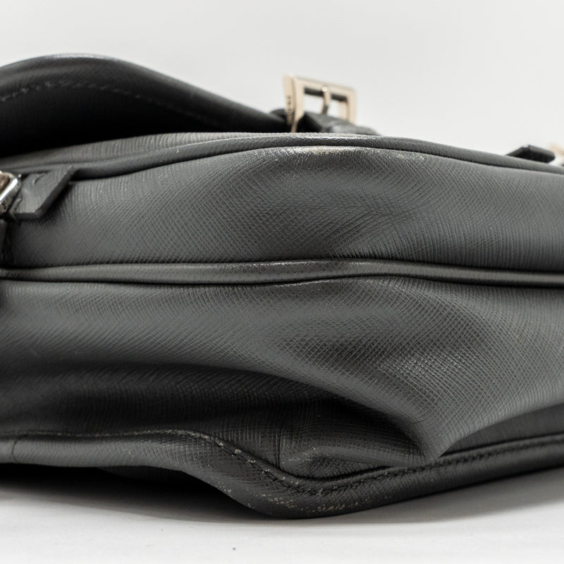 Prada flap messanger bag caviar grey SHW